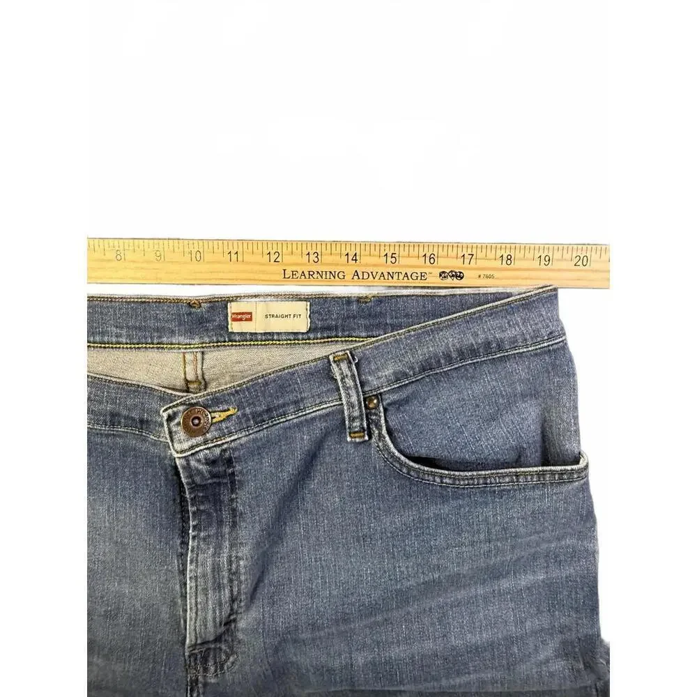 Wrangler Jeans Mens 40x30 Blue Straight Fit Denim Classic Casual 5 Pocket Style